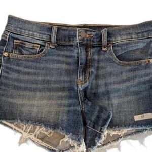 #51 - Old Navy Mid-Rise Denim Shorts - Distressed Size 6